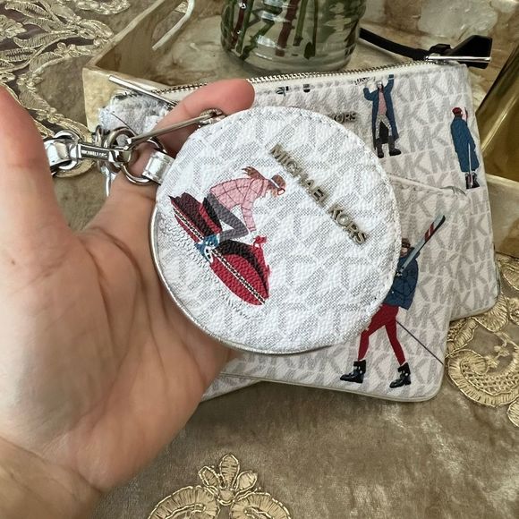 Michael Kors trio wristlet - Picture 8 of 9